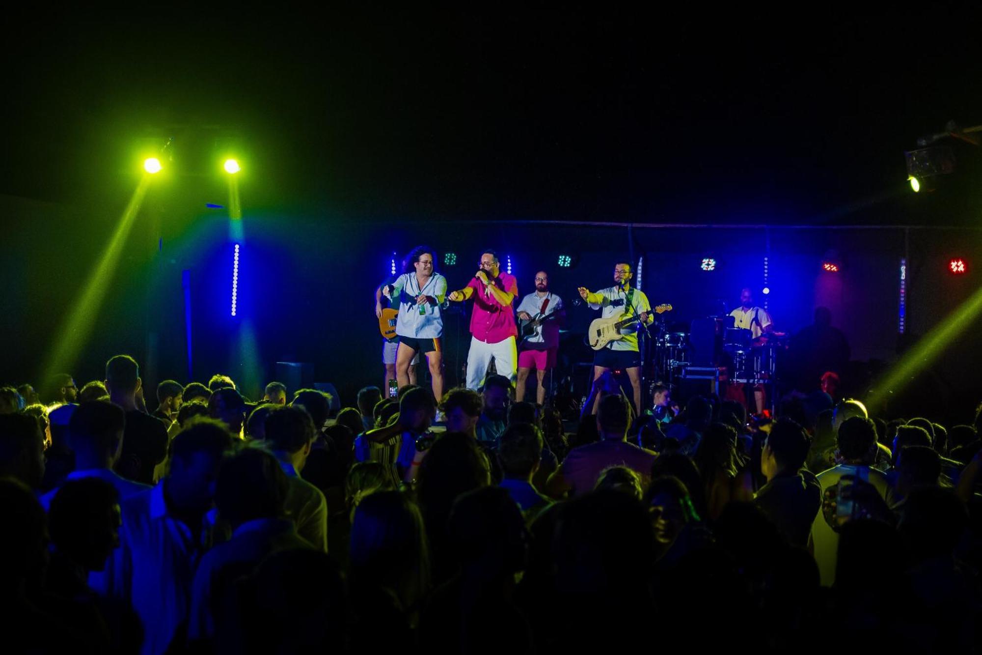 Cafe Jeri Hotel Jijoca de Jericoacoara Exteriér fotografie The band performing in 2019